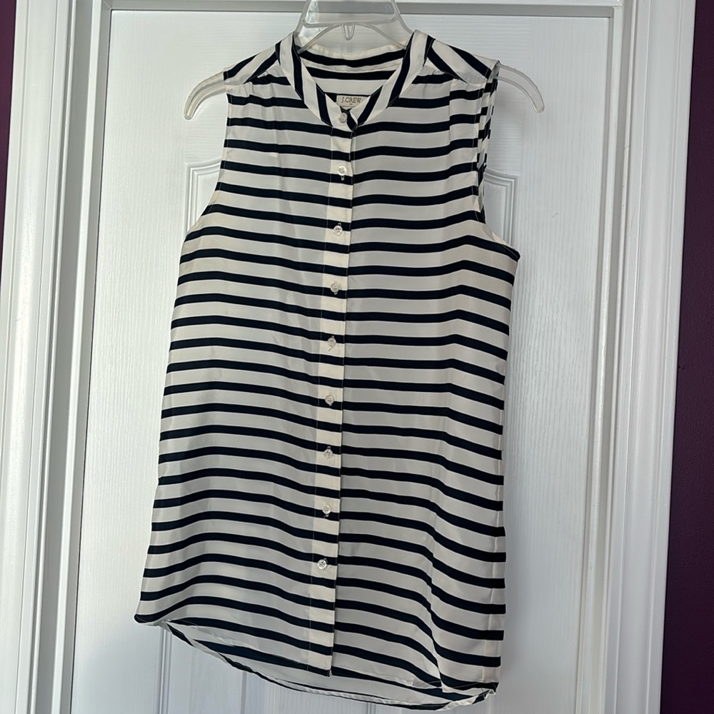 Sleeveless button down blouse